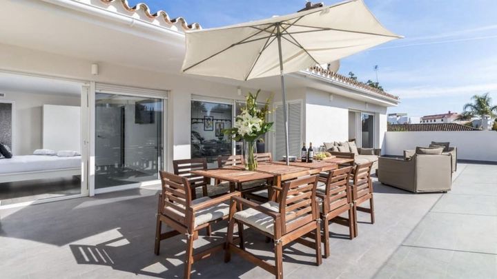5 bedrooms house for sale in Nueva Andalucia, Spain