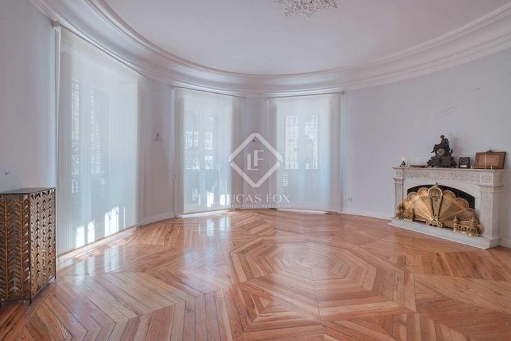 4 bedrooms apartment for sale in Madrid, Spain