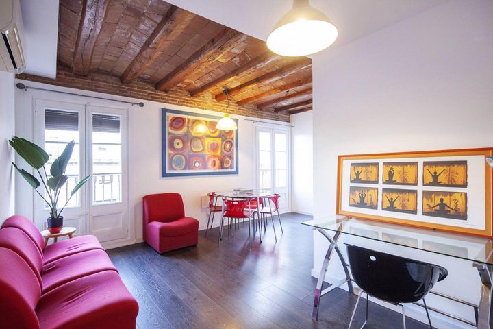 2 bedrooms apartment for rent in El Raval, Spain