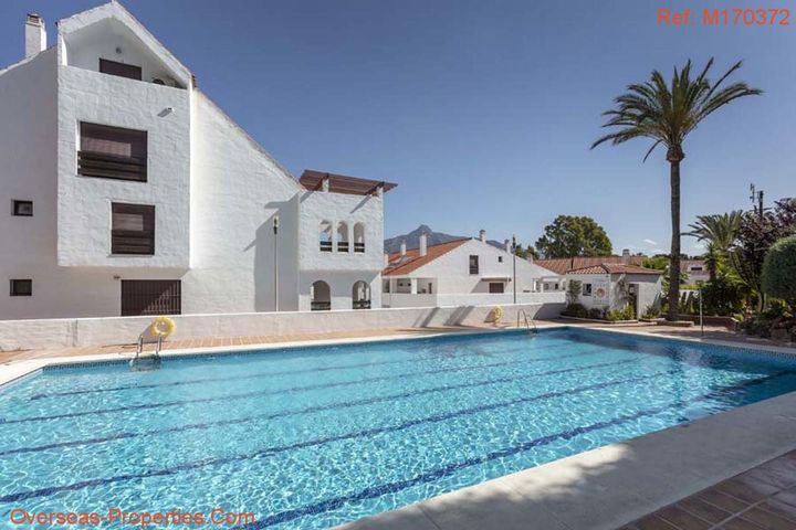 2 bedrooms apartment for sale in Nueva Andalucia, Spain