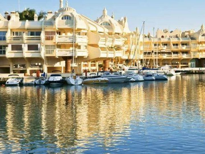 2 bedrooms apartment for rent in Benalmadena Costa, Spain