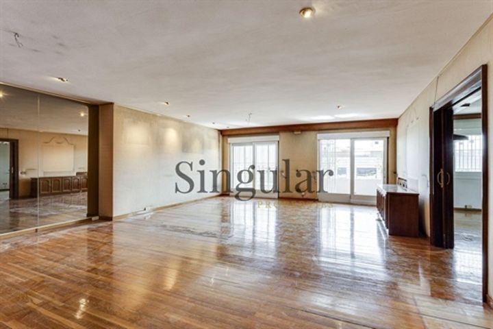 6 bedrooms apartment for sale in Barcelona, Spain