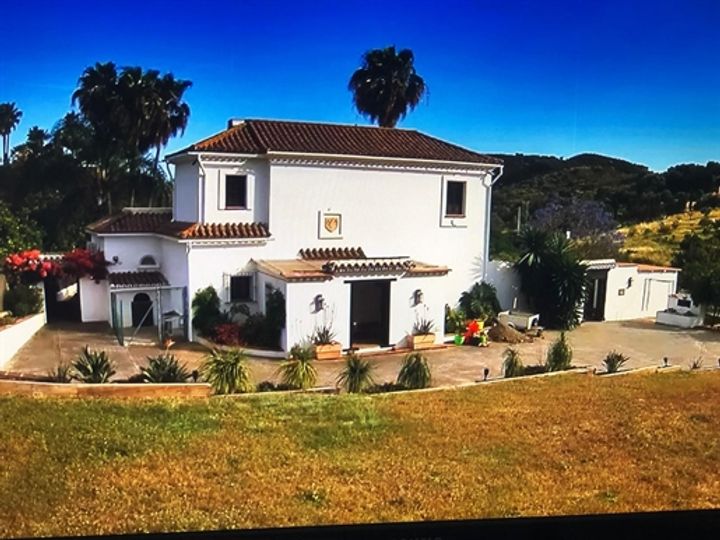 4 bedrooms house for sale in Estepona, Spain