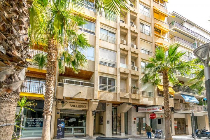 4 bedrooms apartment for sale in Centro, Spain