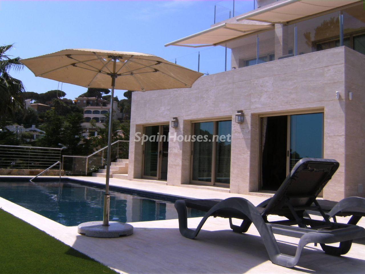 6 bedrooms rooms other in  Spain