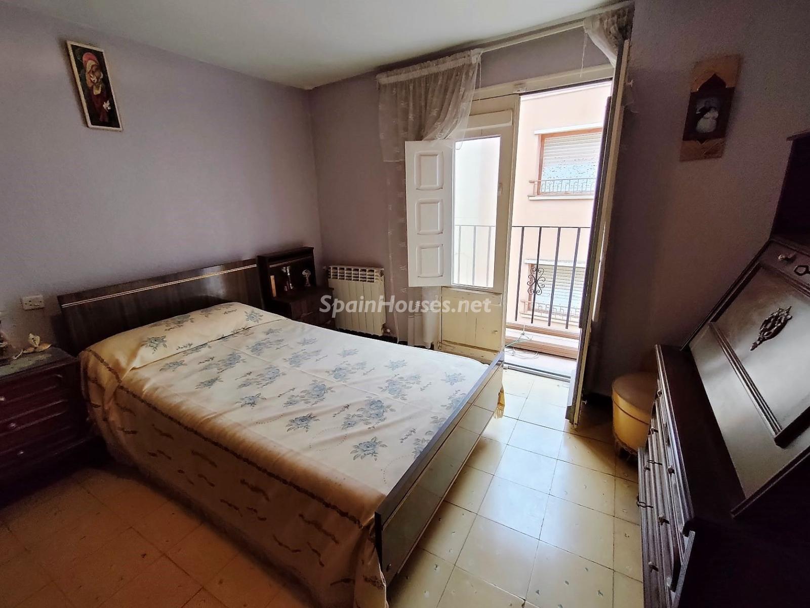 4 bedrooms rooms house in  Spain