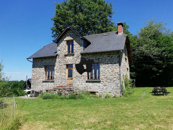 4 bedrooms house in Correze (19), France