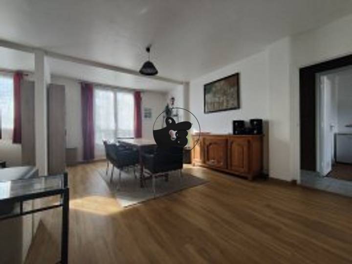 2 bedrooms apartment for sale in Oise (60), France