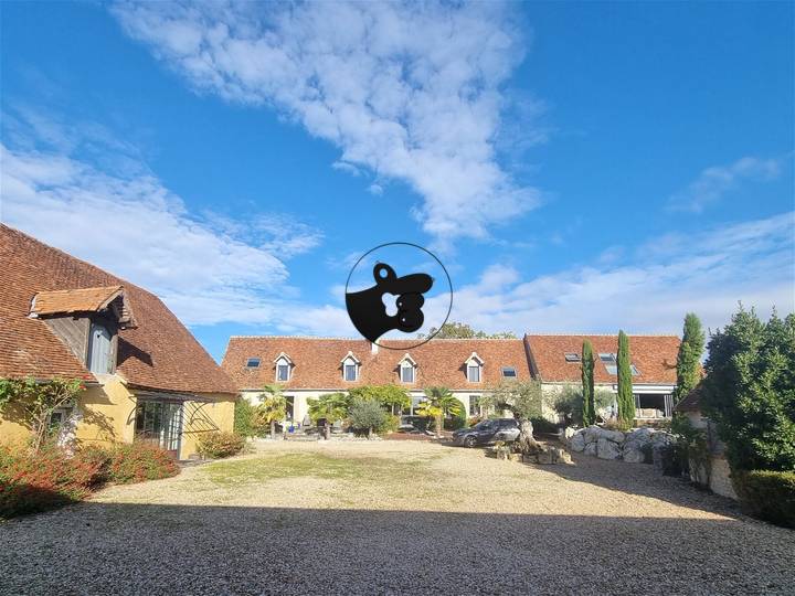 6 bedrooms house for sale in Cher (18), France