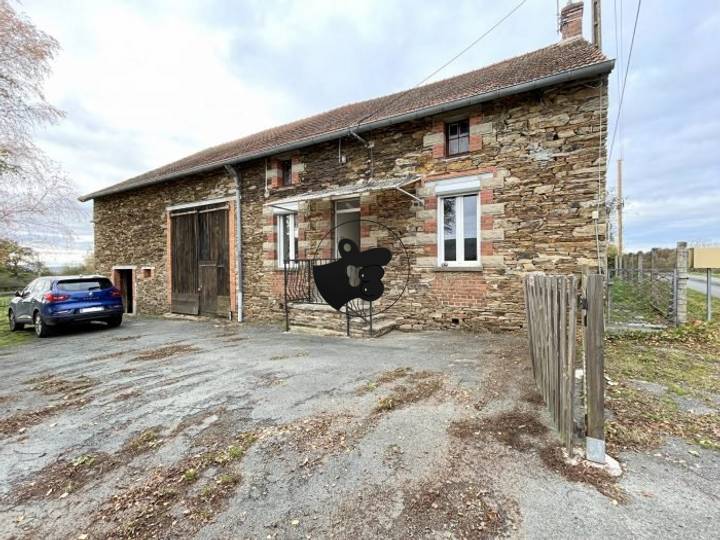 2 bedrooms house for sale in Creuse (23), France