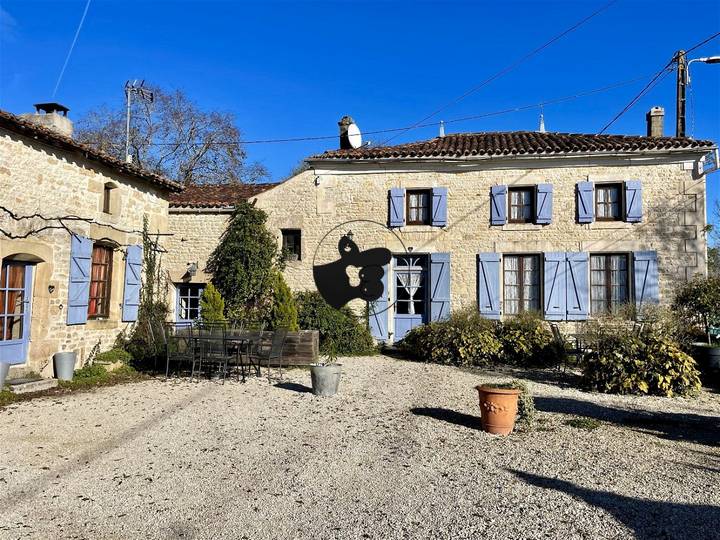 15 bedrooms house for sale in Charente-Maritime (17), France