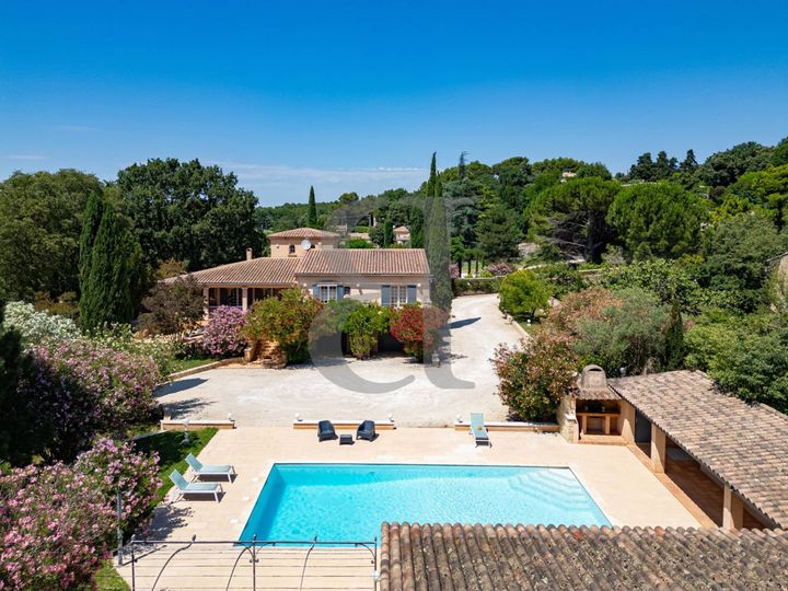 5 bedrooms house for sale in  France