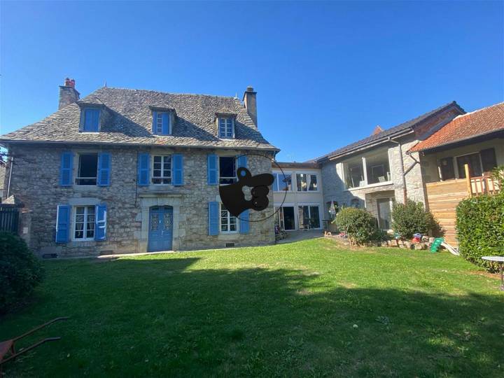 9 bedrooms house for sale in Cantal (15), France