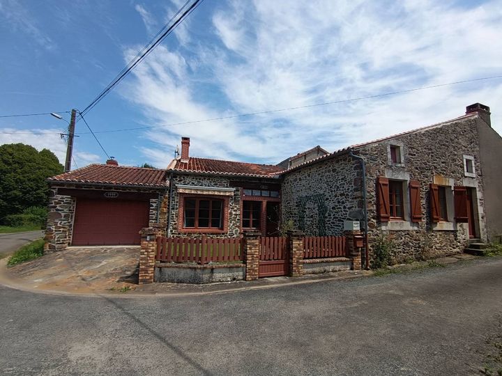 4 bedrooms house for sale in bussiere poitevine, France