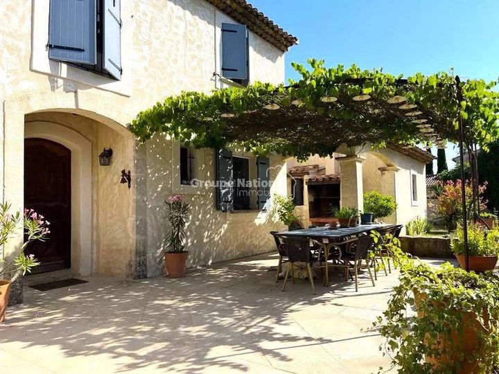 6 bedrooms house for sale in  France