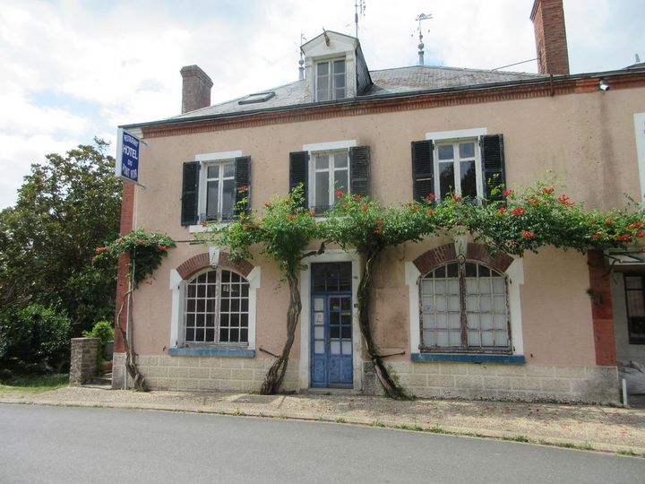 17 bedrooms house for sale in  France