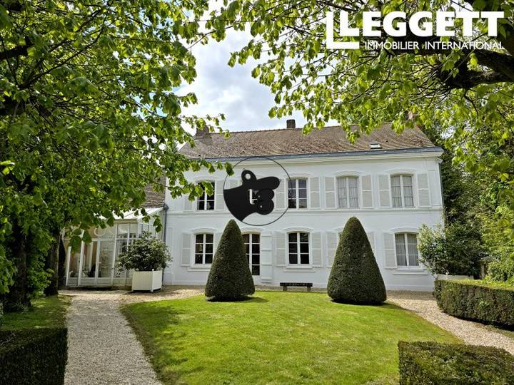 8 bedrooms house in Yvelines (78), France