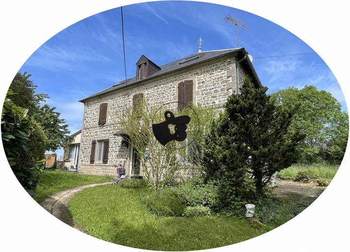 4 bedrooms house for sale in Puy-de-Dome (63), France