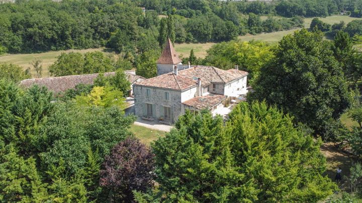 4 bedrooms house for sale in  France