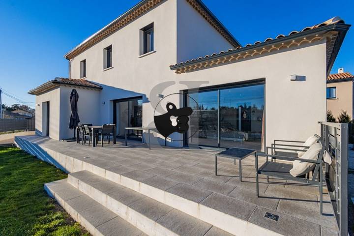 5 bedrooms house for sale in Vaucluse (84), France