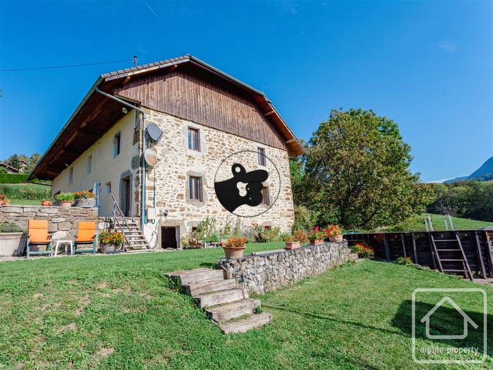 5 bedrooms house in Haute-Savoie (74), France