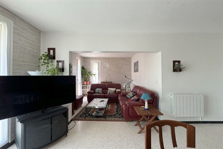 2 bedrooms apartment for sale in Apt, France