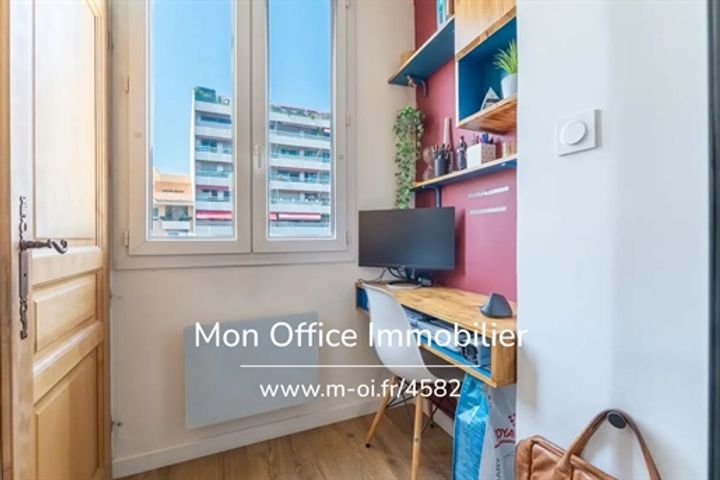 1 bedroom apartment for sale in Marseille, France