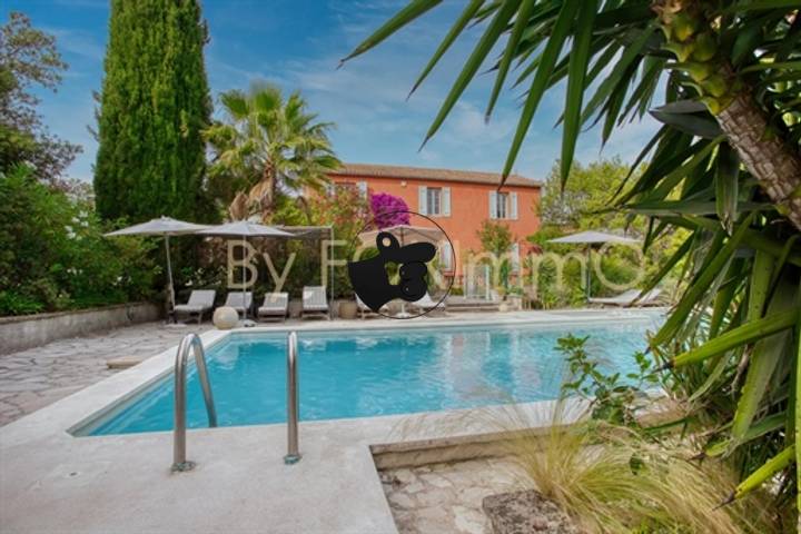 8 bedrooms house for sale in Antibes, France