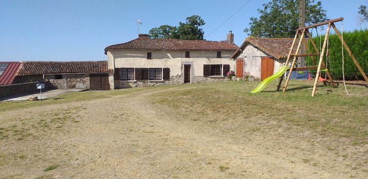 2 bedrooms house for sale in vernoux en gatine, France