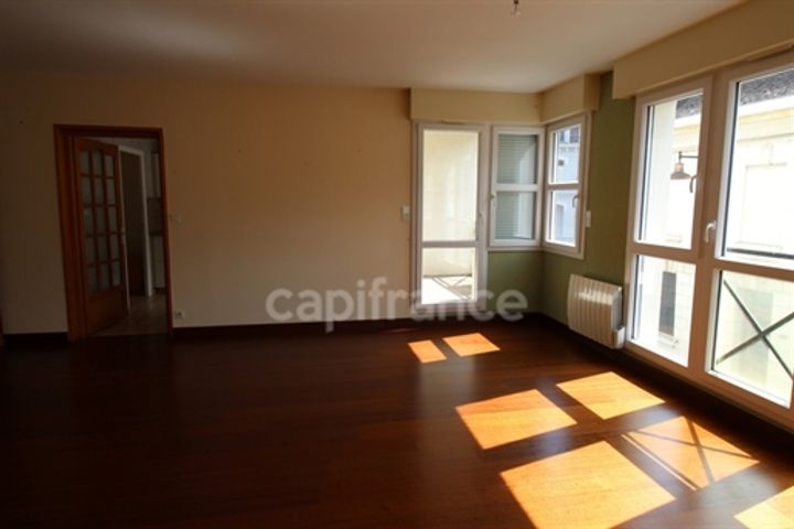 3 bedrooms apartment for sale in Valenciennes, France