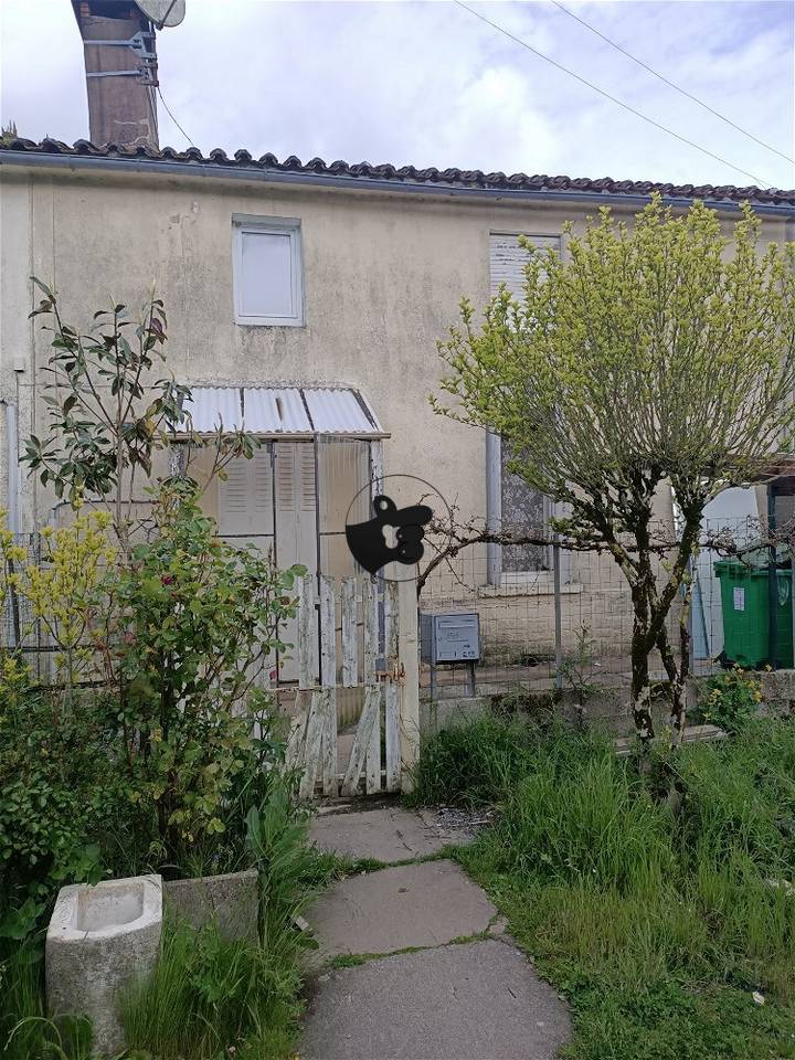 1 bedroom house in Deux-Sevres (79), France