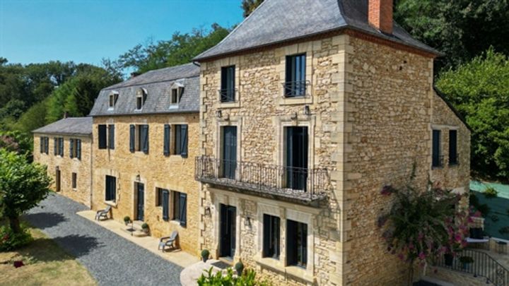 11 bedrooms house for sale in Sarlat-la-Caneda, France