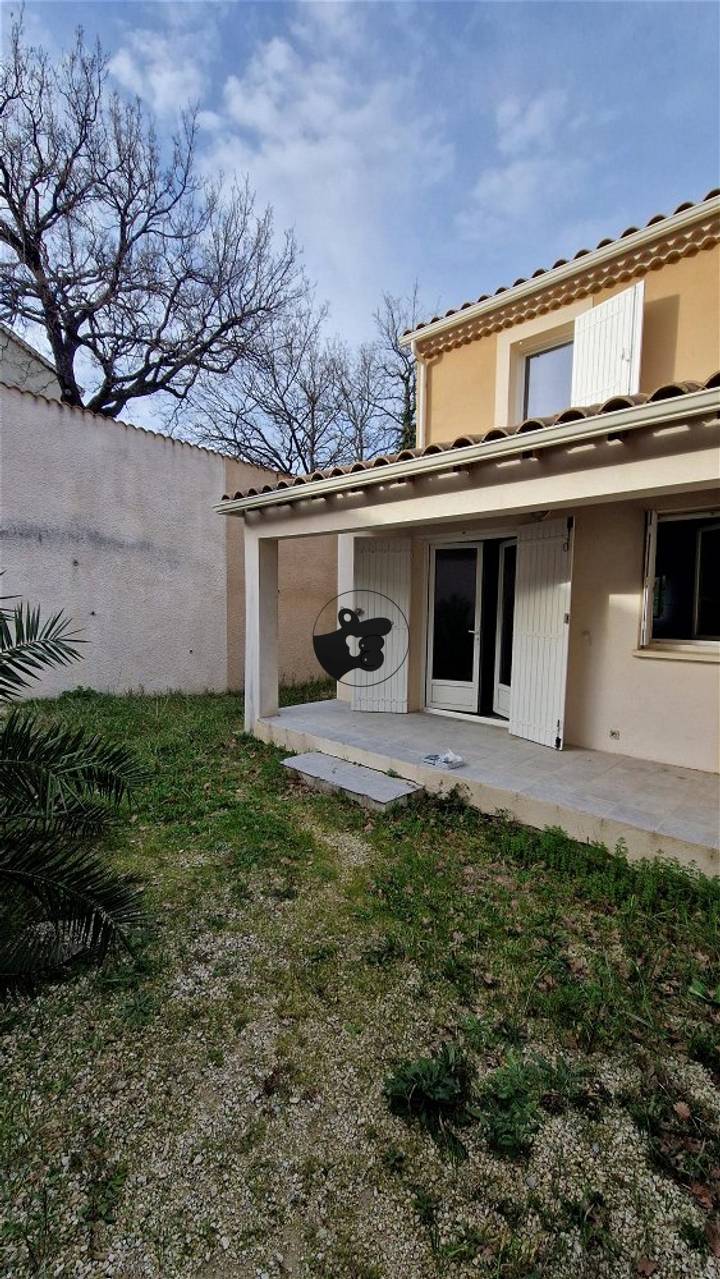 2 bedrooms apartment for sale in Vaucluse (84), France