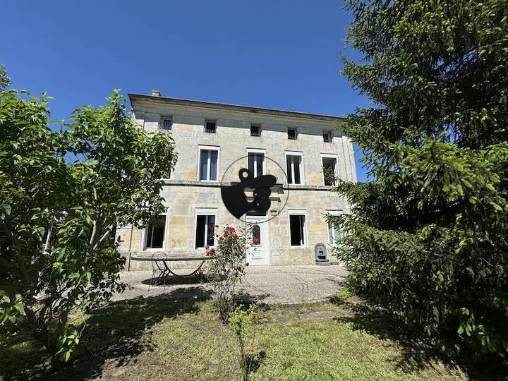 4 bedrooms house in Charente (16), France