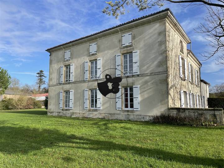 6 bedrooms house for sale in Charente-Maritime (17), France