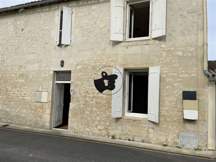 house for sale in Charente-Maritime (17), France