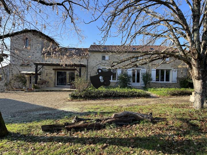 6 bedrooms house for sale in Lot-et-Garonne (47), France