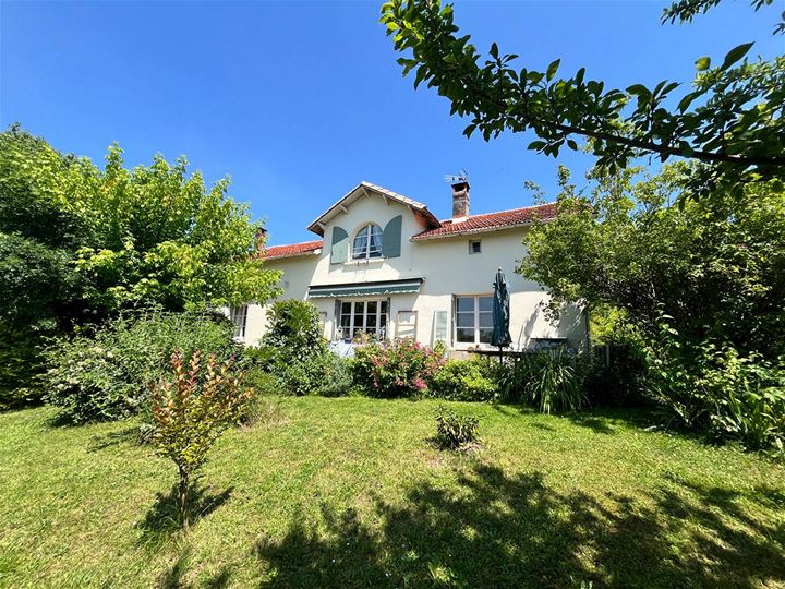 4 bedrooms house for sale in  France