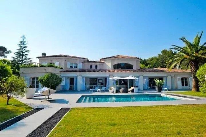 4 bedrooms house for sale in  France