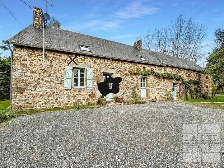 7 bedrooms house for sale in Mayenne (53), France