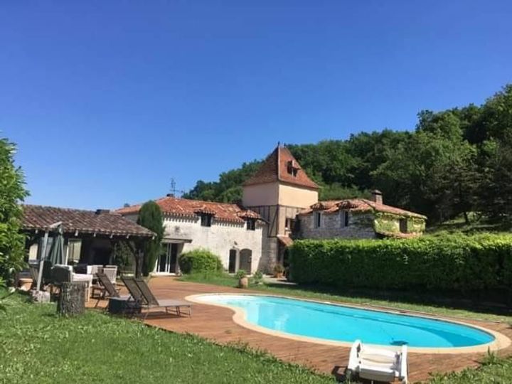 6 bedrooms house for sale in Villeneuve sur lot, France