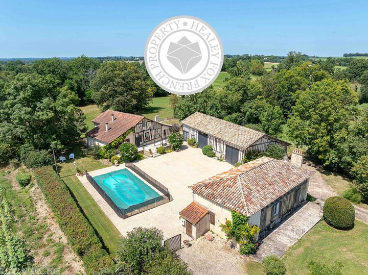 5 bedrooms house for sale in  France