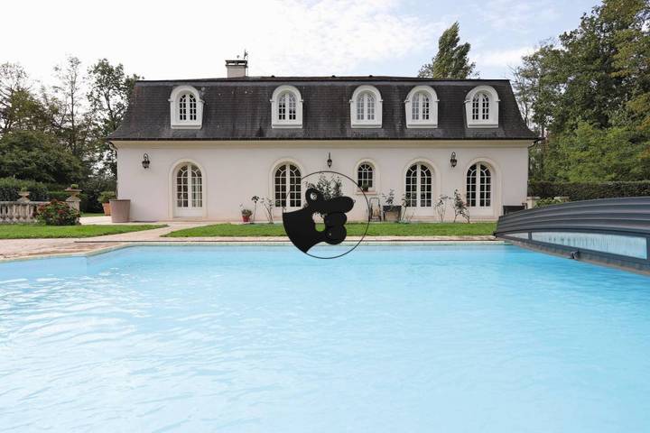 6 bedrooms house for sale in Essonne (91), France