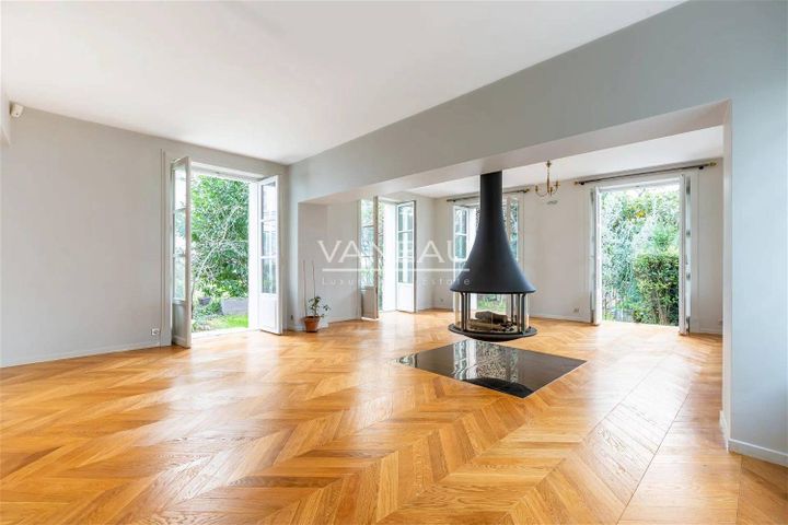 2 bedrooms house for sale in  France