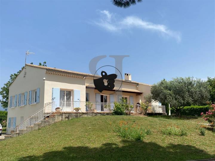 6 bedrooms house for sale in Vaucluse (84), France