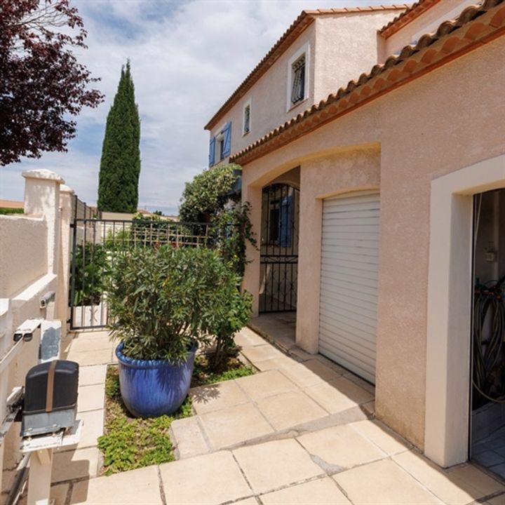 3 bedrooms house for sale in Nimes, France