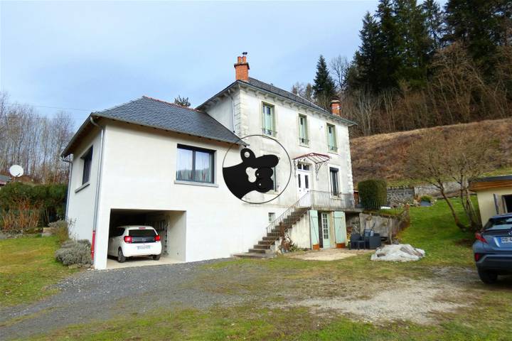 3 bedrooms house for sale in Cantal (15), France