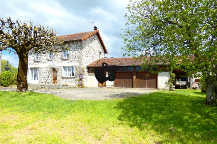 3 bedrooms house for sale in Cantal (15), France