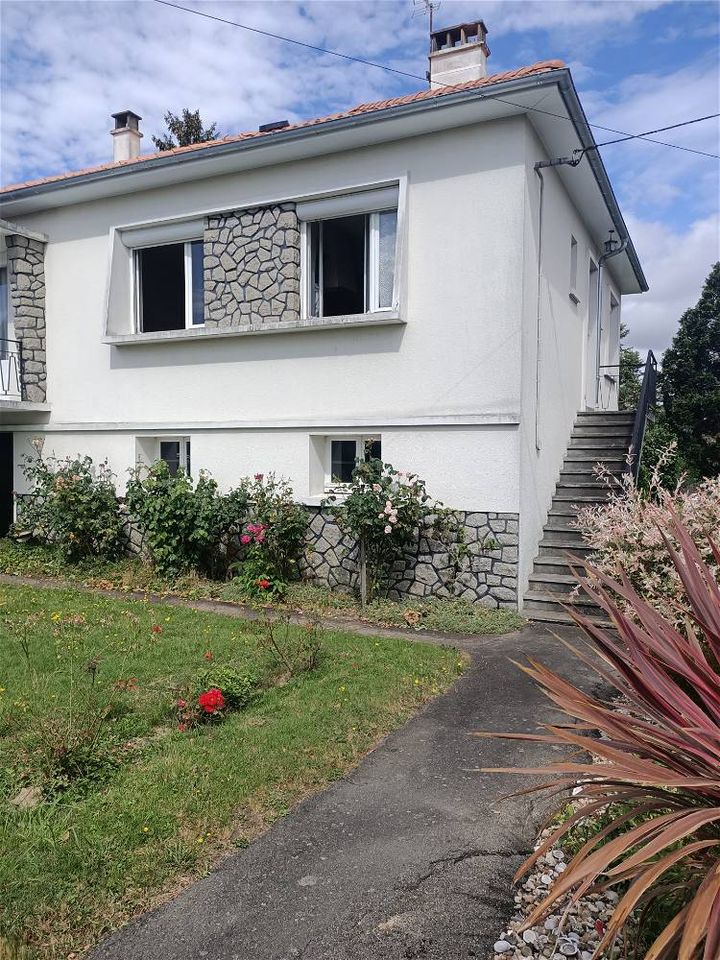 3 bedrooms house for sale in bressuire, France