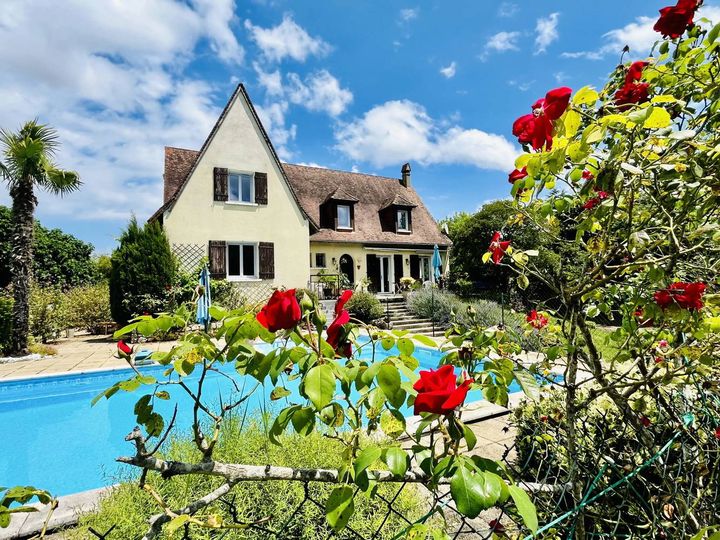 6 bedrooms house for sale in  France